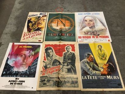 null Ensemble de plus de 400 affichettes anciennes de cinéma des années 40 à 90.
Affiches...