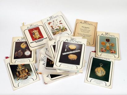 null UTO Auktion. 22 catalogues de vente de 1975-1987 (horlogerie, instruments scientifique,...