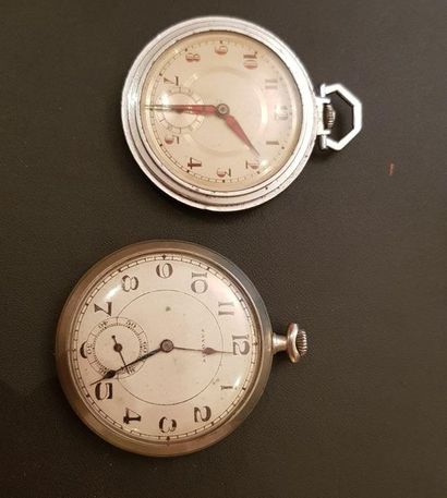 null Lot de deux montres de poche en métal (dont nickel), vers 1960, l'une au cadran...