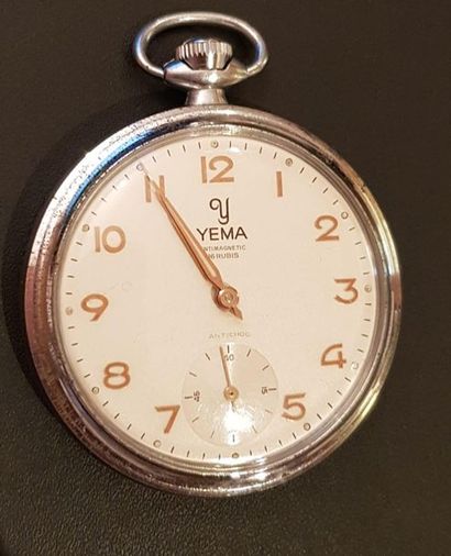null Lot de deux montres de poche en métal (dont nickel), vers 1960, l'une au cadran...