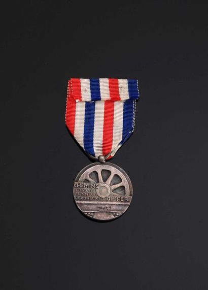 null INDOCHINE. Médaille d’Honneur des chemins de fer au buste de la République par...