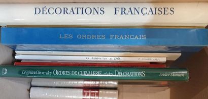 null DECORATIONS FRANCAISES. Lot de 7 ouvrages : C. Bourdier « Les ordres français...