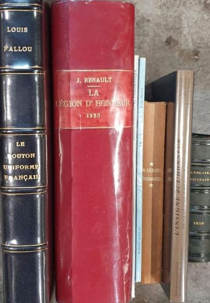 null LEGION d’HONNEUR. Lot de 8 ouvrages dont : « L’insigne de l’honneur » Musée...