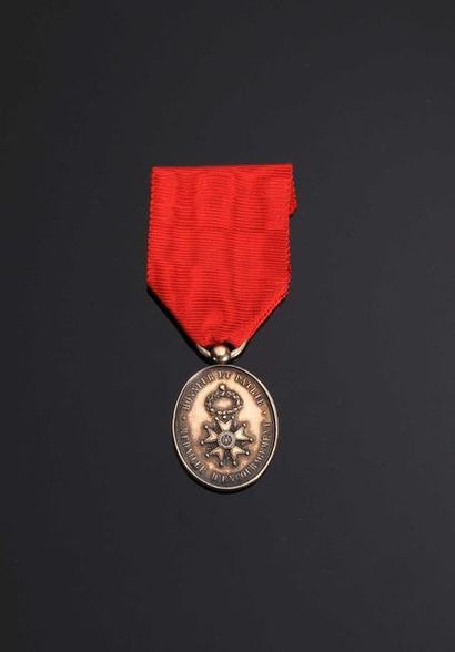 null MAISON d’EDUCATION de la LEGION D’HONNEUR. Médaille d’encouragement en vermeil,...