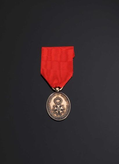 null MAISON d’EDUCATION de la LEGION D’HONNEUR. Médaille d’encouragement en vermeil,...