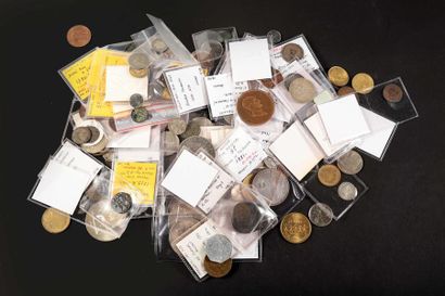 null CURRENCY. Reunion of about 151 various coins including 6 white Guénar of Charles...