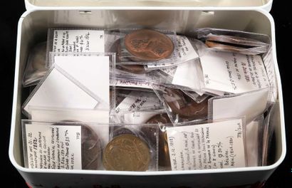 null MEDALS XIX° CENTURY. Lot of about 50 medals, medallions or tokens (including...