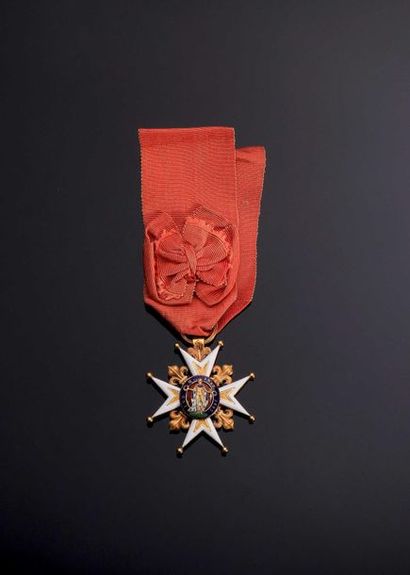 null .–IDEM-. Croix de chevalier en or et émail (35 mm) d’époque Restauration – Louis...