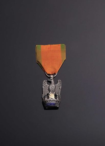 null ORDRE de la COURONNE de FER. Croix de chevalier en argent et émail (23 mm) du...
