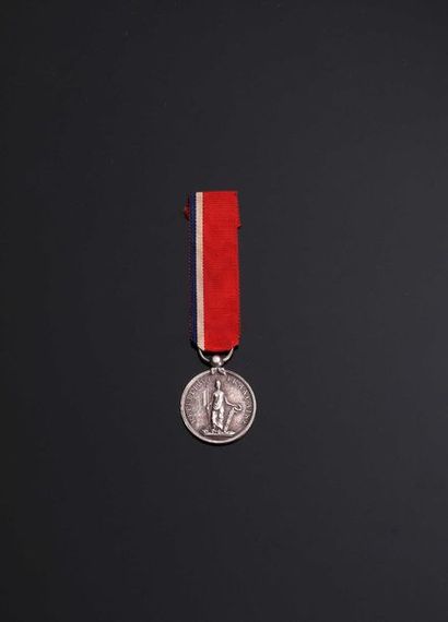 null –IDEM-. Médaille des victimes du 2 décembre 1851 : en argent (21 mm) signée...
