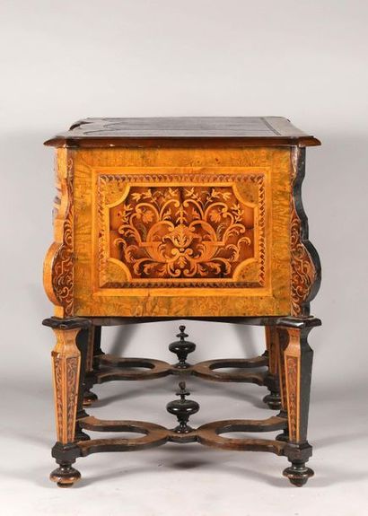  By Thomas HACHE, Grenoble (1664-1747) Small Mazarin desk in Italian marquetry of...