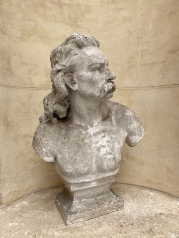 null Désiré BRIDEN (1850-1937)
Vercingetorix
Sculpture in patinated plaster.
Signed...