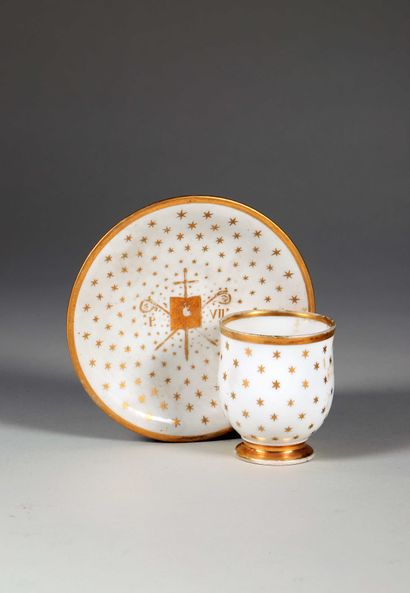 null Porcelaine de PARIS, Manufacture NAST 

Tasse et sous-tasse en porcelaine à...