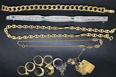 null Lot de bijoux FANTAISIE comprenant notamment 7 bagues en métal et/ou métal doré...