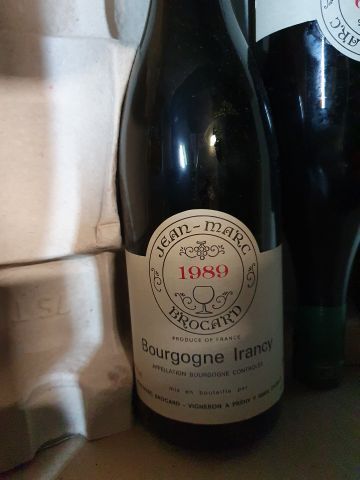 null Quatre bouteilles Jean Marc BROCARD Bourgogne Irancy 1989.