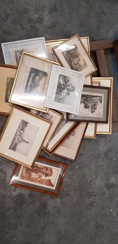 null Lot de 17 gravures, lithographies et reproductions encadrées : 

- Vues du Haut-Rhin...