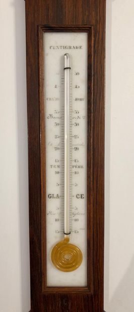 null Un thermomètre centigrade avec monture en palissandre, fin du XIXe siècle. ...