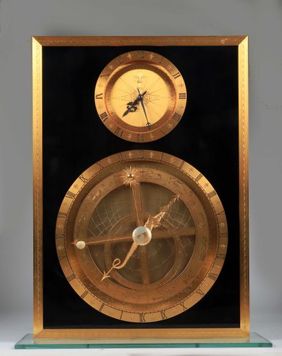 null Horloge à astrolabe conçu par Hour Lavigne vers 1980.

Grand support rectangulaire...