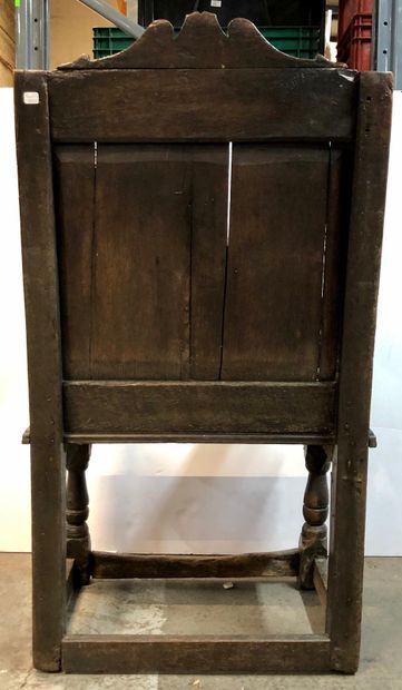 null 2 rustic carved oak church armchairs, one forming a chest 

110 x 58 x 40 cm...