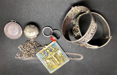 null Small set of silver jewelry, ethnic jewelry and various