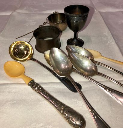 null Set of 4 silver coffee spoons, 1 silver napkin ring, 1 silver tea strainer,...