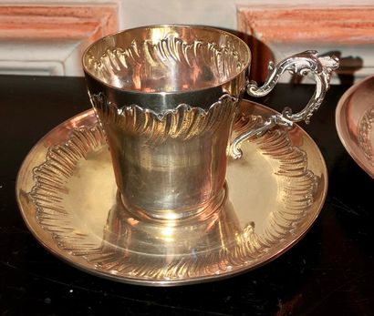 null Lot of silver display items: 

- A silver flat-bottomed tumbler engraved with...