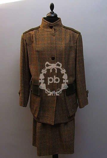 TORRENTE Haute Couture, circa 1983-85 TAILLEUR en lainage prince de galles dans les...