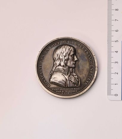 null Médaille: NAPOLEON I, Paix de Campo Formio. Médaille de bronze argenté (58 mm)...