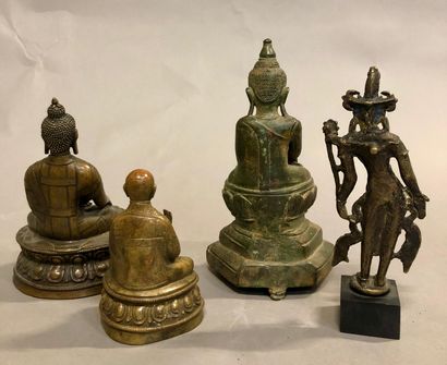 null ASIE/ INDONESIE ET OU CAMBODGE 

Lot de 7 sculptures en bronze dont Bouddha...