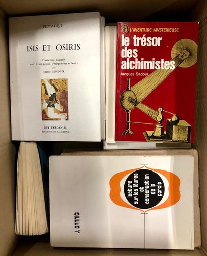 null ESOTÉRISME, RELIGION, SYMBOLISME ; Deux cartons de livres récents.