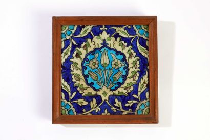 null Syria, DAMAS

Siliceous ceramic tile with lead glaze

blue and turquoise green...