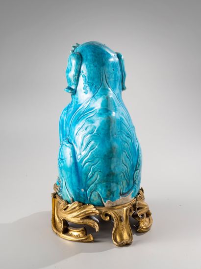  CHINA, 18th century 
Important turquoise glazed ceramic subject, 
representing a...