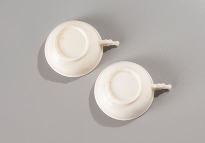 null CHINA, Kangxi period, 18th century

Pair of small tea cups in China White, the...