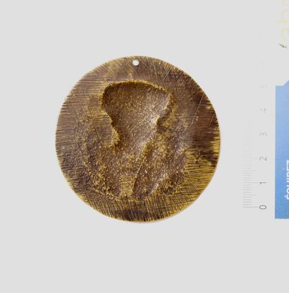 null M17 ( L4). PIERRE JEAN VIRET. Fonte de bronze uniface (68 mm) au buste de face...