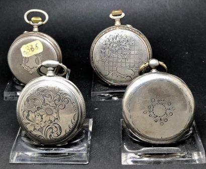 null Quatre montres à cylindre en argent, vers 1900.