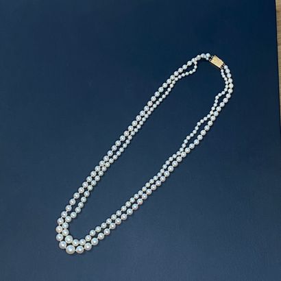 Collier composé de deux rangs de perles en...