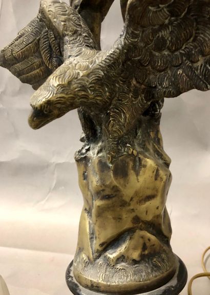 null La Victoire

Sculpture en bronze à patine dorée, elle repose sur un aigle aux...