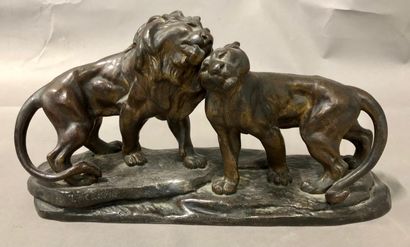 null D'après Louis-Albert CARVIN

Lion et lionne au repos

Sculpture en régule aptiné

Portant...