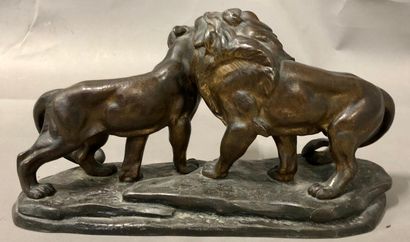null D'après Louis-Albert CARVIN

Lion et lionne au repos

Sculpture en régule aptiné

Portant...