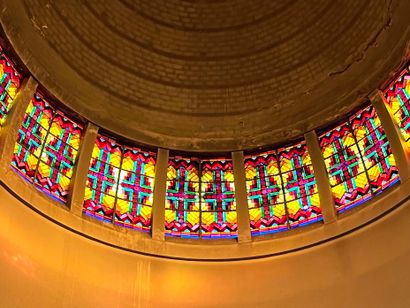 null The 16 windows of the Dome 



Each with 6 volumes, they are geometrically decorated...