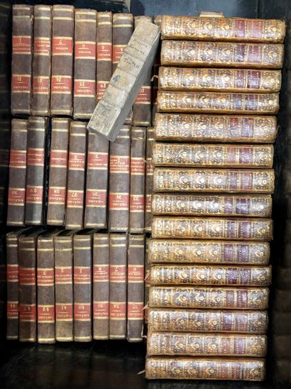 null LIVRES

1 caisse comprenant un lot de volumes divers:

Histoire romaine, 1-...