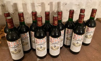 null 12 bouteilles Château SIRAN - Margaux 1989. Niveaux légèrement bas.