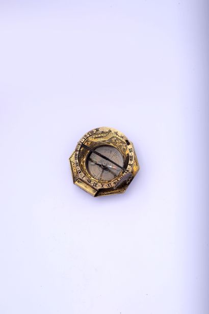  Cadran solaire équinoxial de poche en laiton doré et gravé, signé ‘L Grasl’, D....