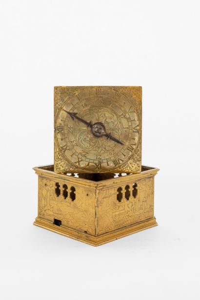  Horloge de table carrée à sonnerie, poinçonnée sur le mouvement ‘MN’, Allemagne...