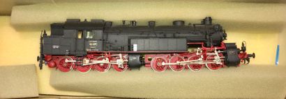 null FLEISCHMANN, M+F et TRIX HO

Lot de 7 pièces : une locomotive type 141 noire...