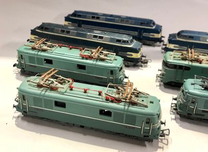 null VB - HO 

Lot de 7 locomotives : 3 motrices électriques BB9001 vertes dont une...