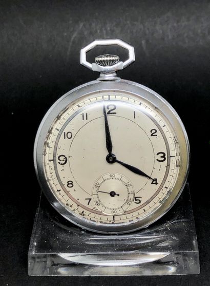 null Deux montres dont une en acier à cylindre et une en métal blanc à ancre.