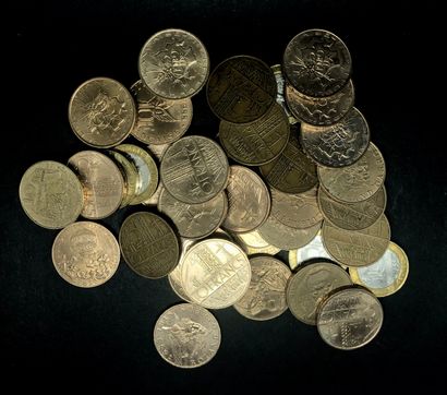 null Lot de 37 pièces 10 Francs dont 20 Mathieu, 5 Gènie, 3 Victor Hugo, 4 Rolland...