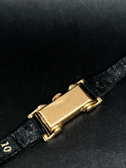 null Montre de dame, le boîtier "tank" en or jaune 18K, le cadran signé ACANTHE.Bracelet...