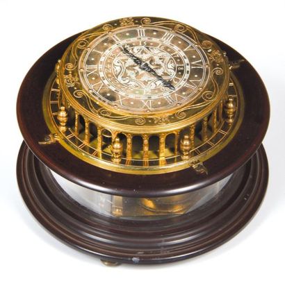null Horloge de table à sonnerie signée 'Claude Bidault au Pavillon des Galleries...